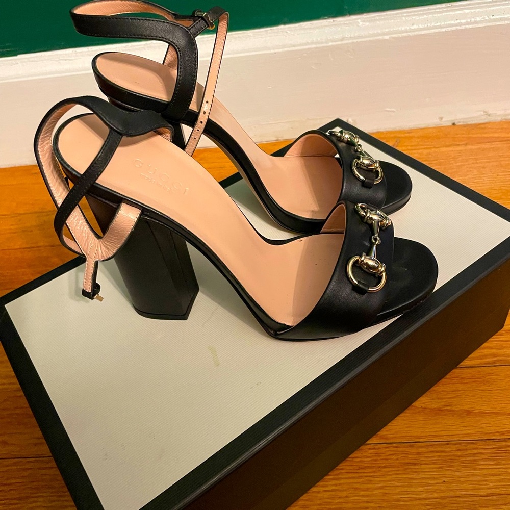 🖤Gucci Nero size 7 slingback block heeled classic sandal.🖤
